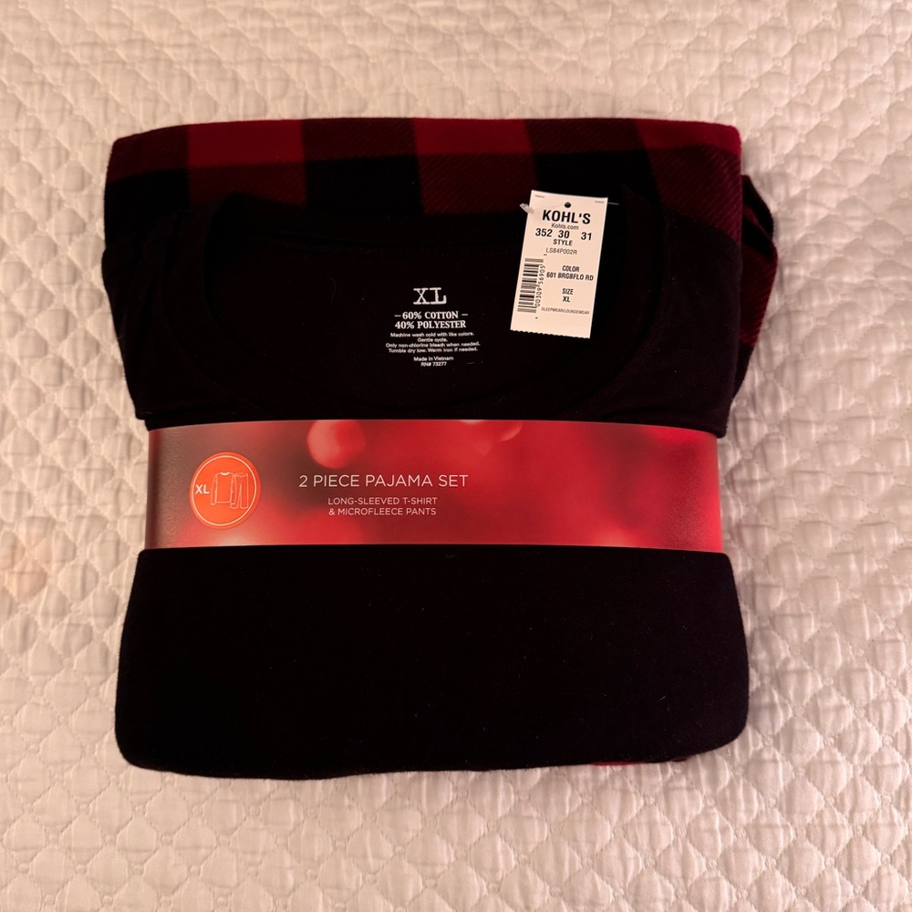 Kohl's Red and Black Pajama Set